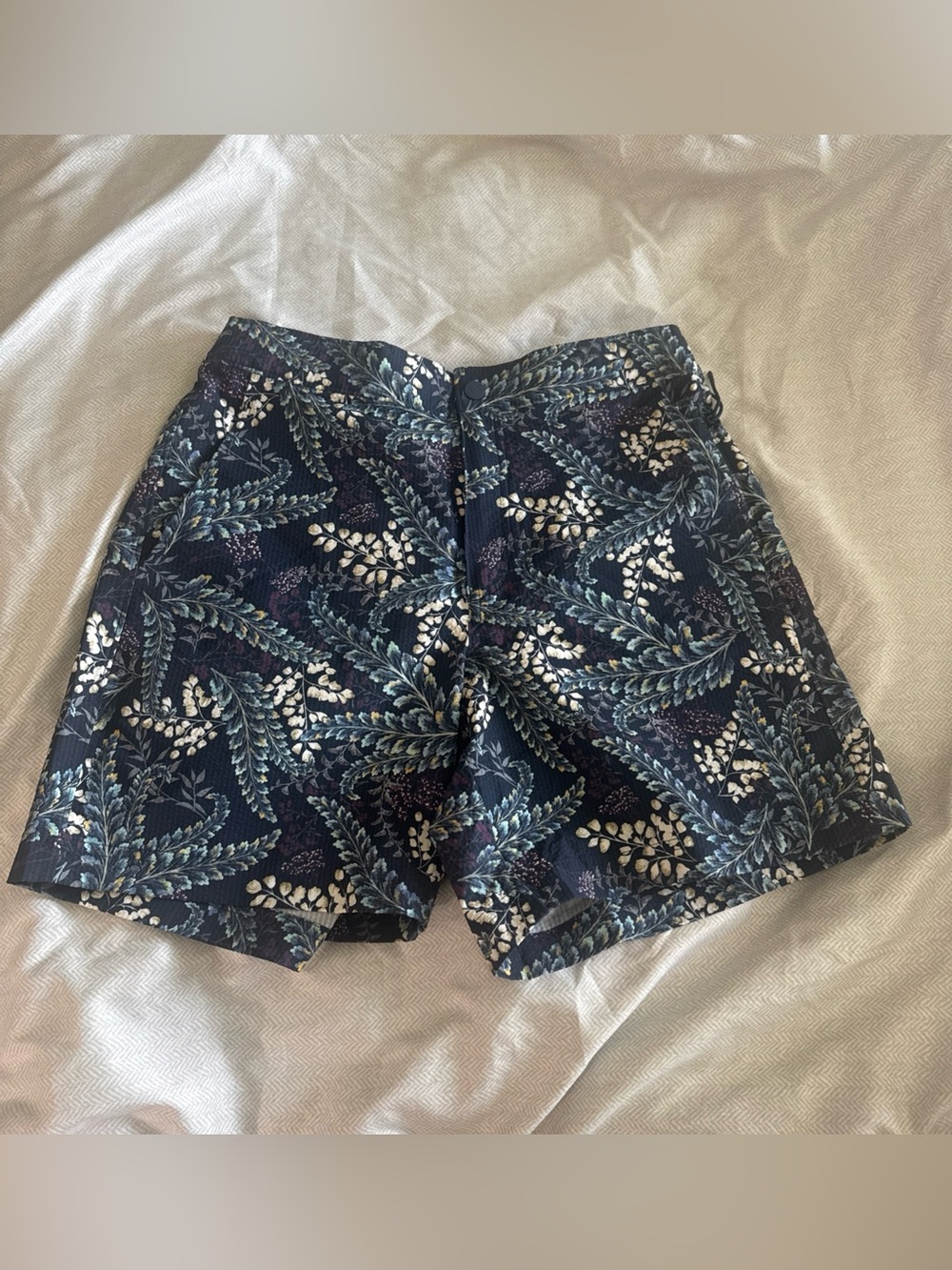 New VRST Men's 6” Inseam Resort Relaxed Fit Short Size Small Blue Fern Foliage